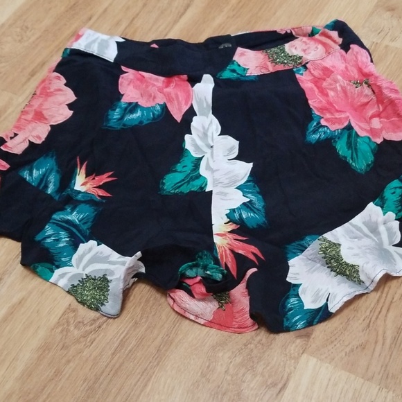 Zara shorts size Med - Picture 5 of 5